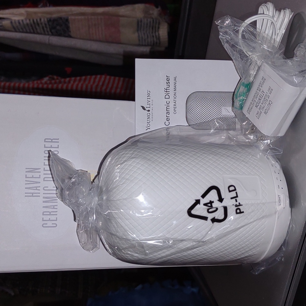 Young Living Haven Ceramic Essential Oil Diffuser NEW IN BOX!  NIB!